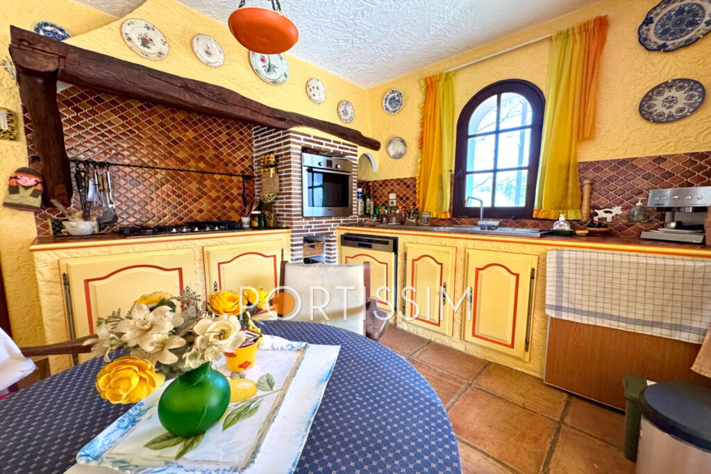 Tourrettes-Levens / villa individuelle au calme / jardin 4500m – 4 pièces – 3 chambres – 150.00 m²