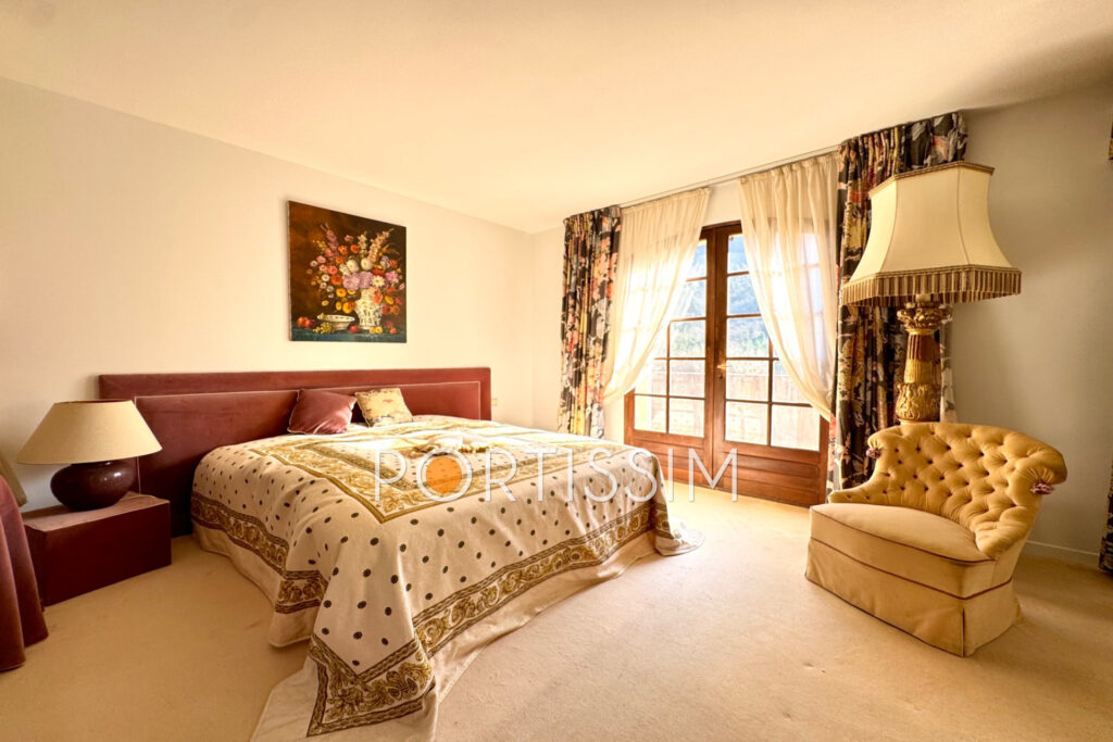 Tourrettes-Levens / villa individuelle au calme / jardin 4500m – 4 pièces – 3 chambres – 150.00 m²