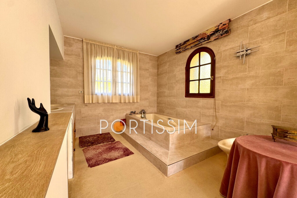 Tourrettes-Levens / villa individuelle au calme / jardin 4500m – 4 pièces – 3 chambres – 150.00 m²