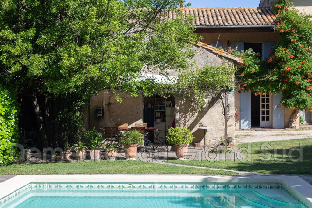 vente mas – NR pièces – 7 chambres – 300.00 m²