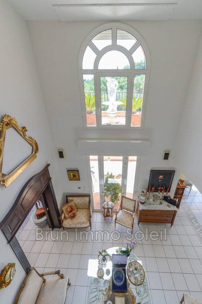 vente  7 Pièce(s) – 7 pièces – 4 chambres – 305.00 m²