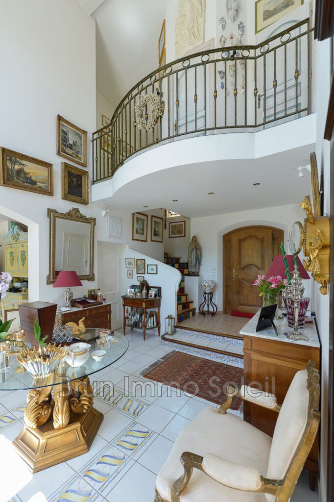 vente  7 Pièce(s) – 7 pièces – 4 chambres – 305.00 m²