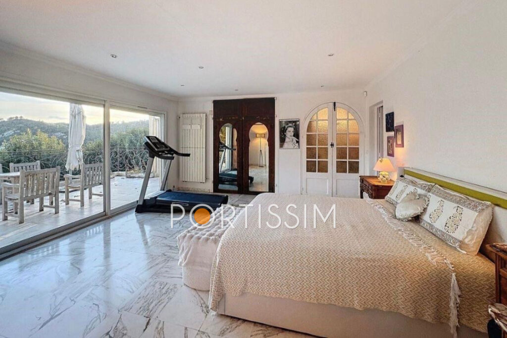 Villa individuelle La Colle-sur-Loup, – 5 pièces – 3 chambres – 224.00 m²