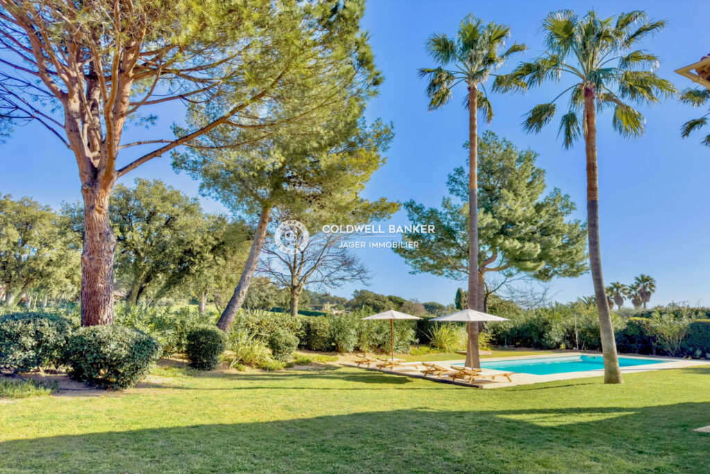 Villa face au golf dans un domaine avec agents de sécurités et – 5 pièces – 4 chambres – 194.00 m²