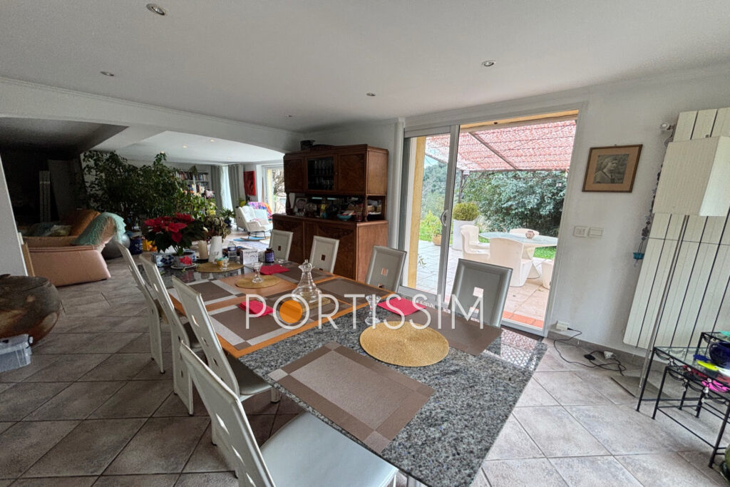 Villa individuelle La Colle-sur-Loup, – 5 pièces – 3 chambres – 224.00 m²