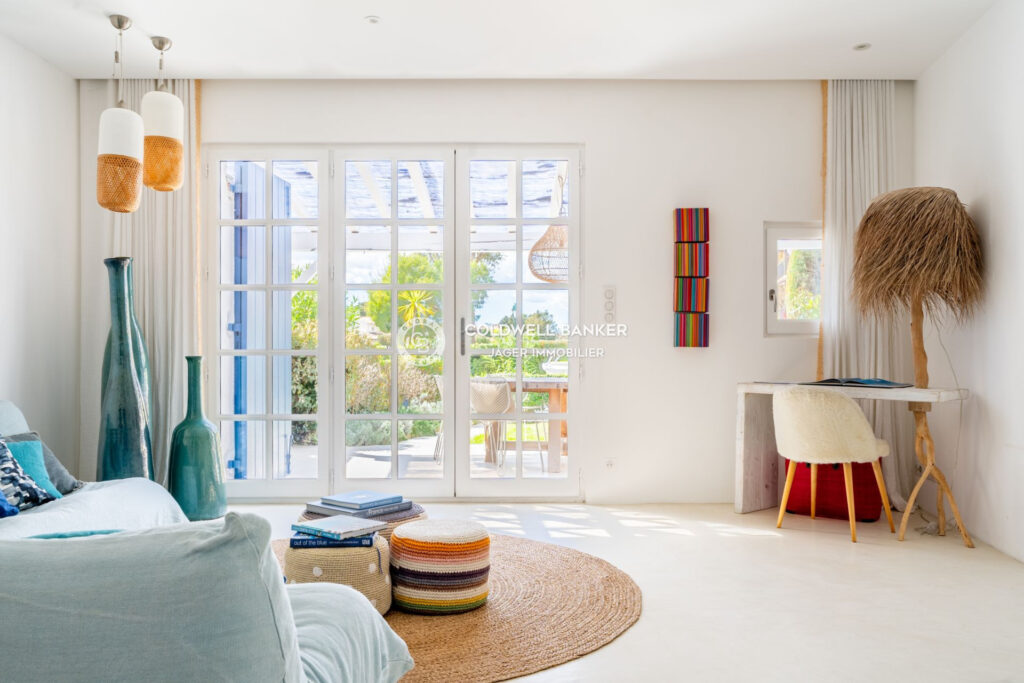 Double maison de pêcheur avec jardin, piscine et ponton d’amar – 8 pièces – 6 chambres – 170.00 m²