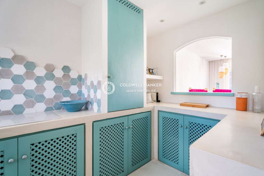 Double maison de pêcheur avec jardin, piscine et ponton d’amar – 8 pièces – 6 chambres – 170.00 m²