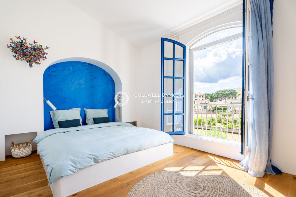 Double maison de pêcheur avec jardin, piscine et ponton d’amar – 8 pièces – 6 chambres – 170.00 m²