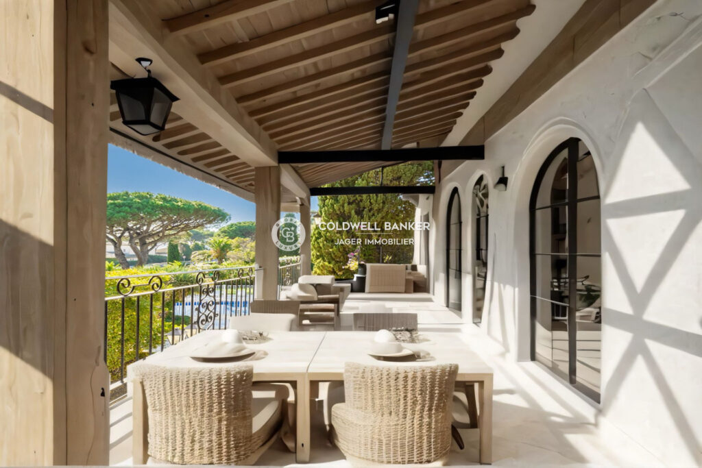 Hôtel de charme à Grimaud  – NR pièces – NR chambres – 654.00 m²