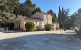 A vendre Proche du village de Callas – maison de 200 m² avec v – 5 pièces – 4 chambres – 201.00 m²