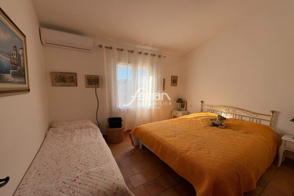 A vendre Proche du village de Callas – maison de 200 m² avec v – 5 pièces – 4 chambres – 201.00 m²