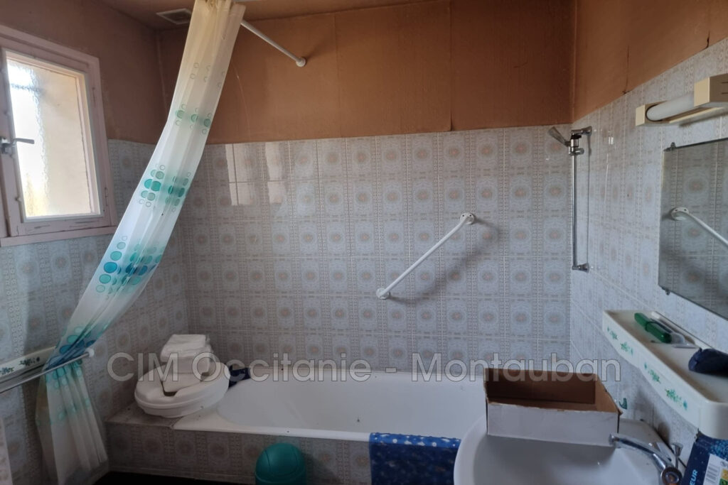 vente  – NR pièces – 5 chambres – 130.00 m²