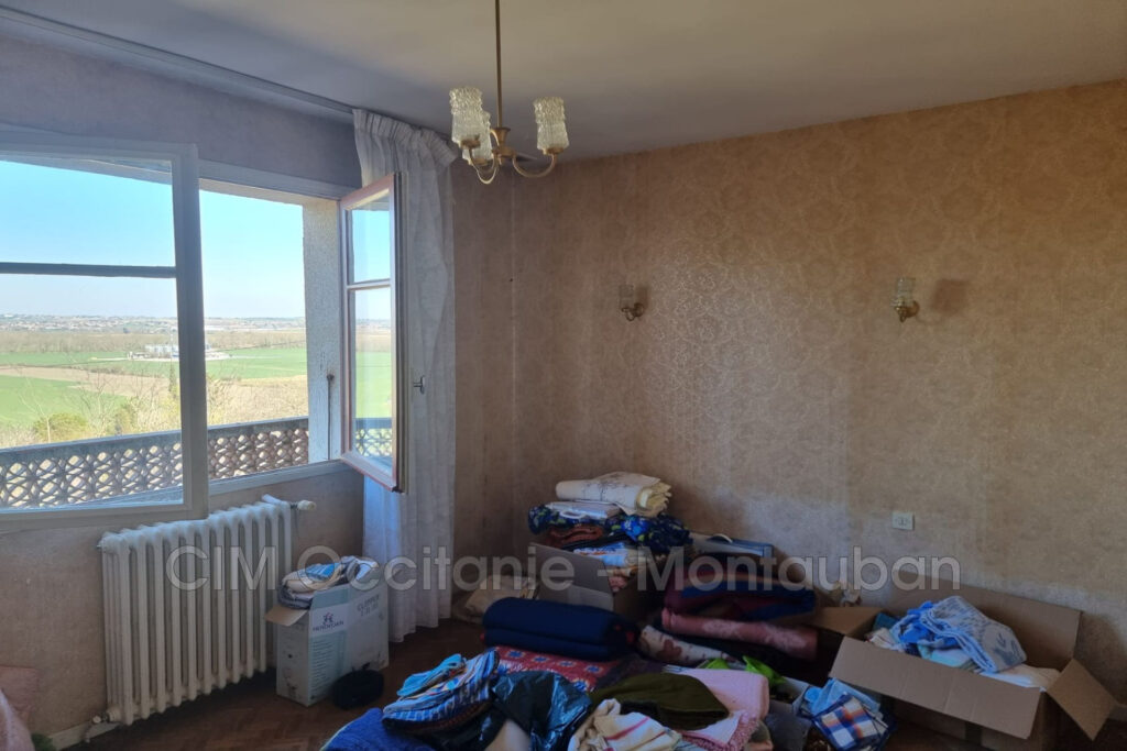 vente  – NR pièces – 5 chambres – 130.00 m²