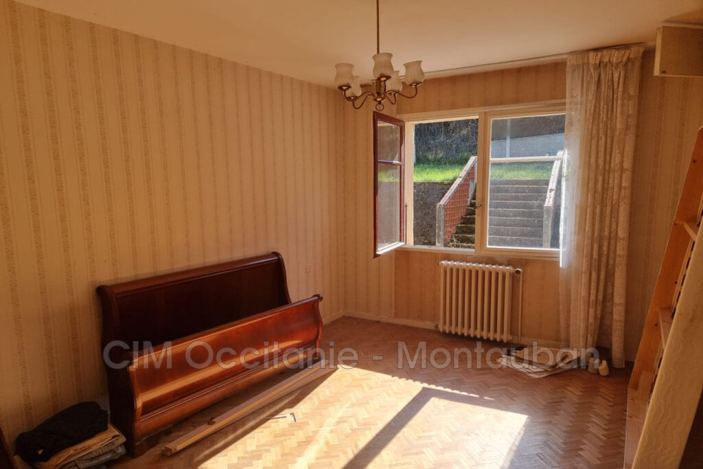 vente  – NR pièces – 5 chambres – 130.00 m²