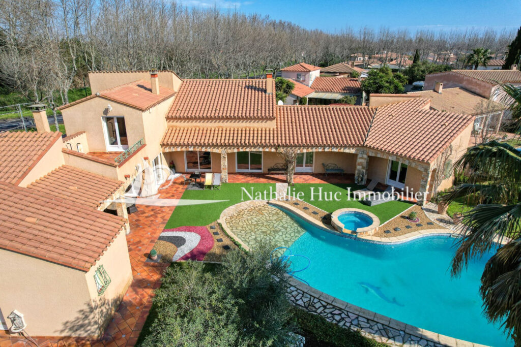 vente propriété – NR pièces – 4 chambres – 275.95 m²