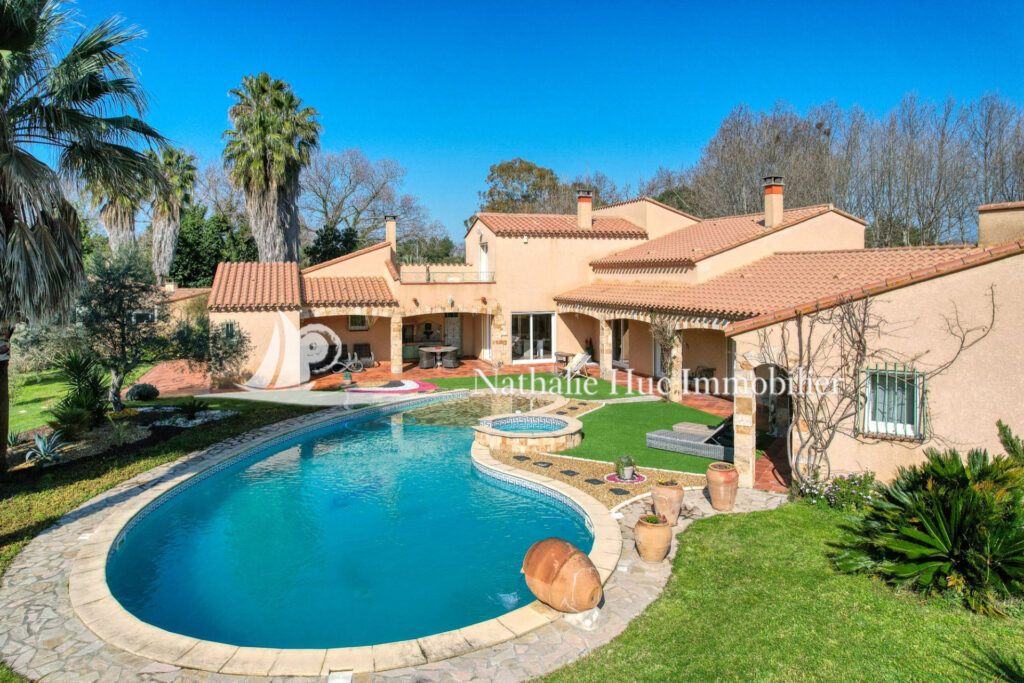 vente propriété – NR pièces – 4 chambres – 275.95 m²