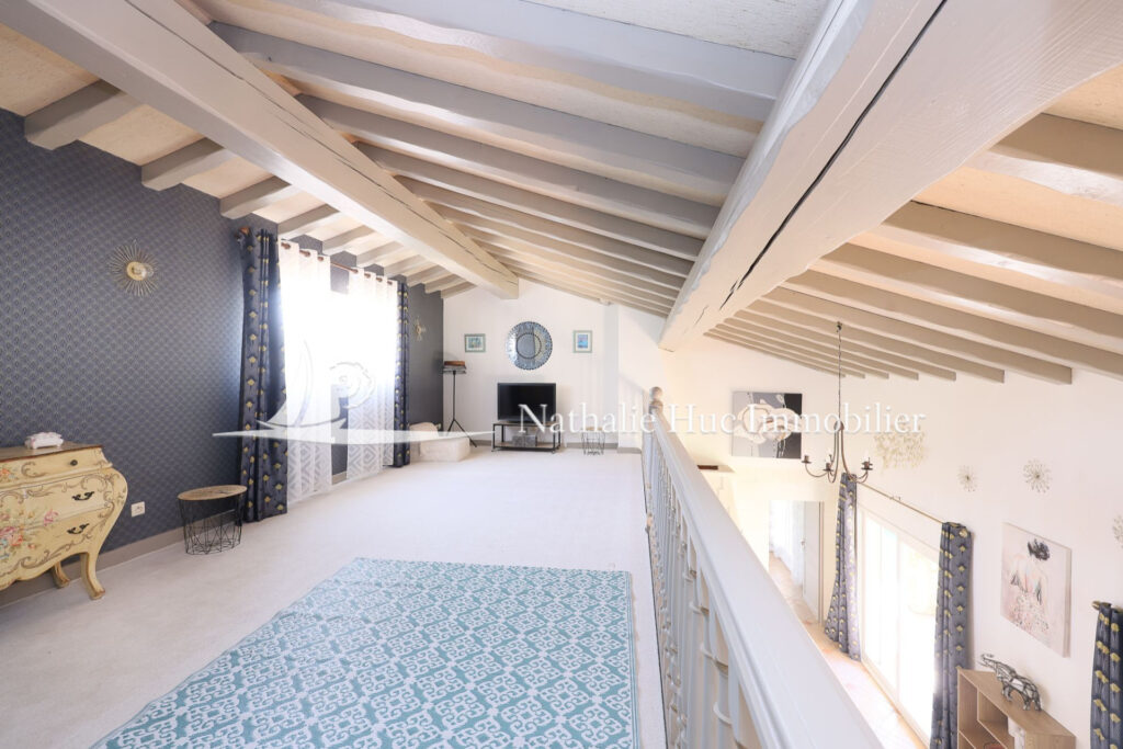 vente propriété – NR pièces – 4 chambres – 275.95 m²