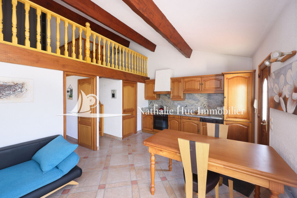 vente propriété – NR pièces – 4 chambres – 275.95 m²