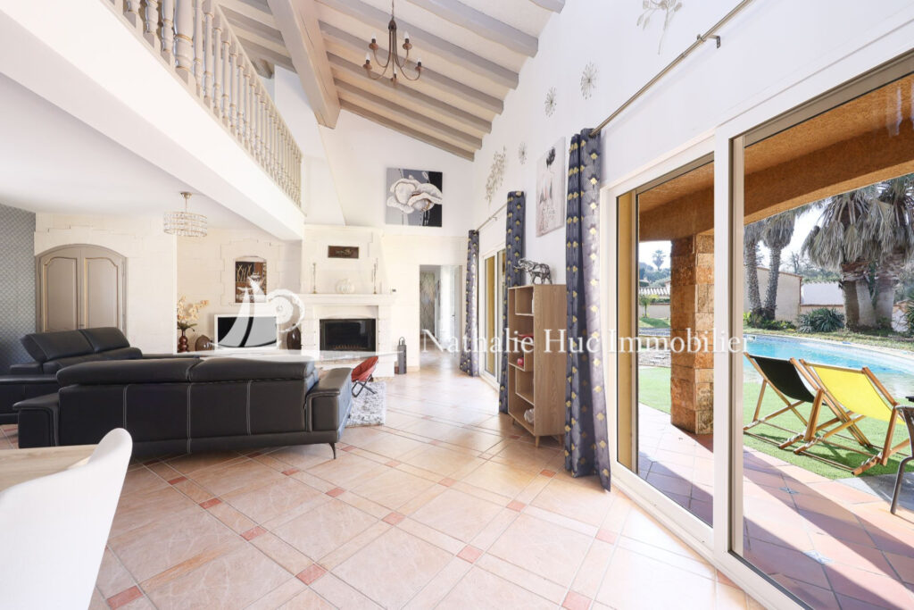 vente propriété – NR pièces – 4 chambres – 275.95 m²