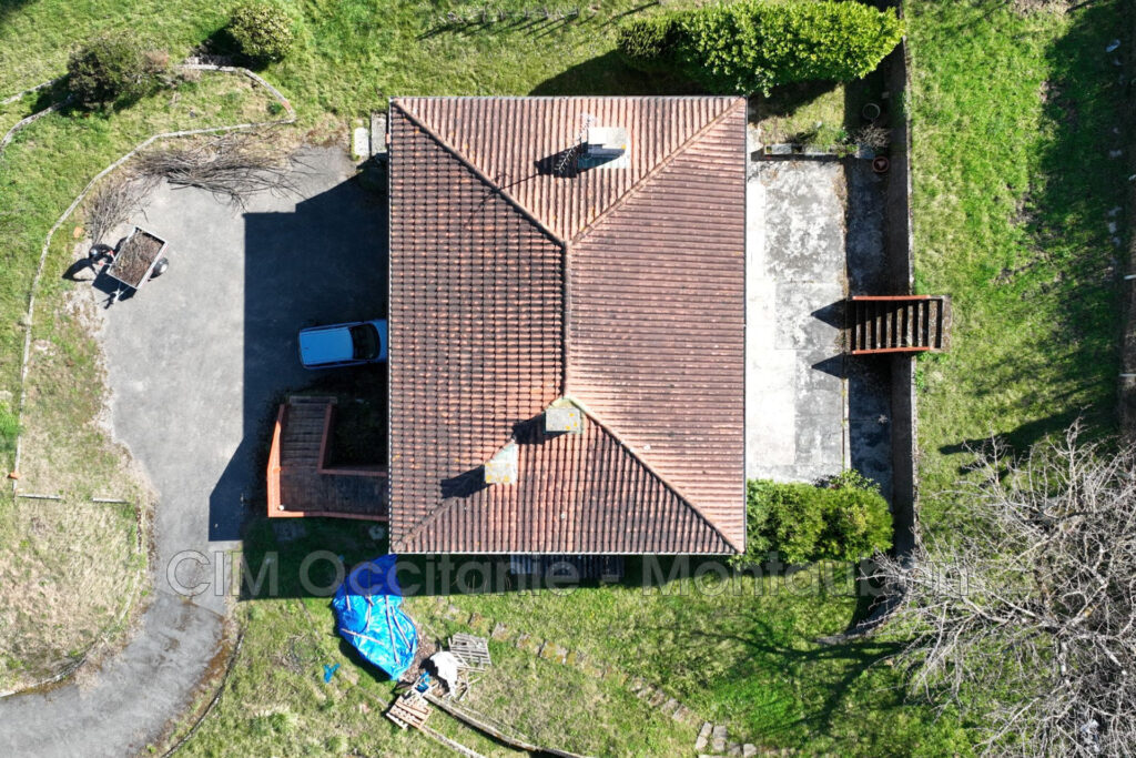 vente  – NR pièces – 5 chambres – 130.00 m²