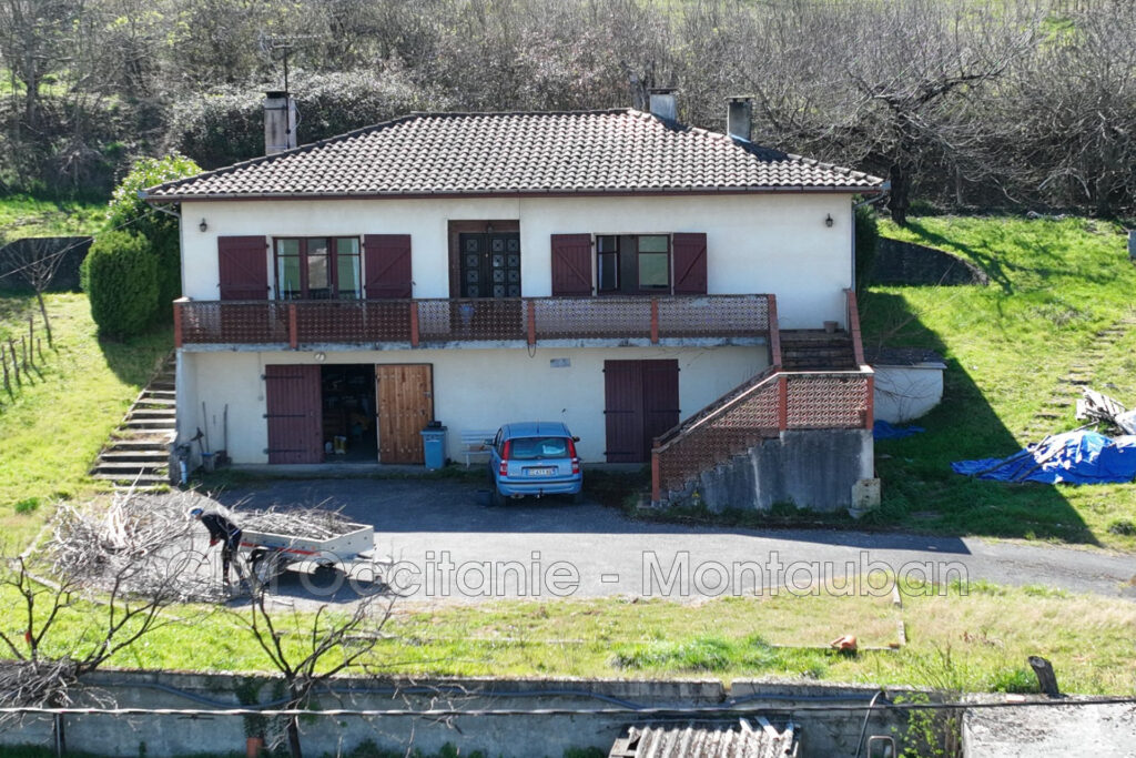 vente  – NR pièces – 5 chambres – 130.00 m²