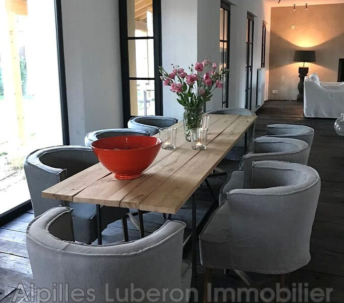 Maison à louer à Eygalières
