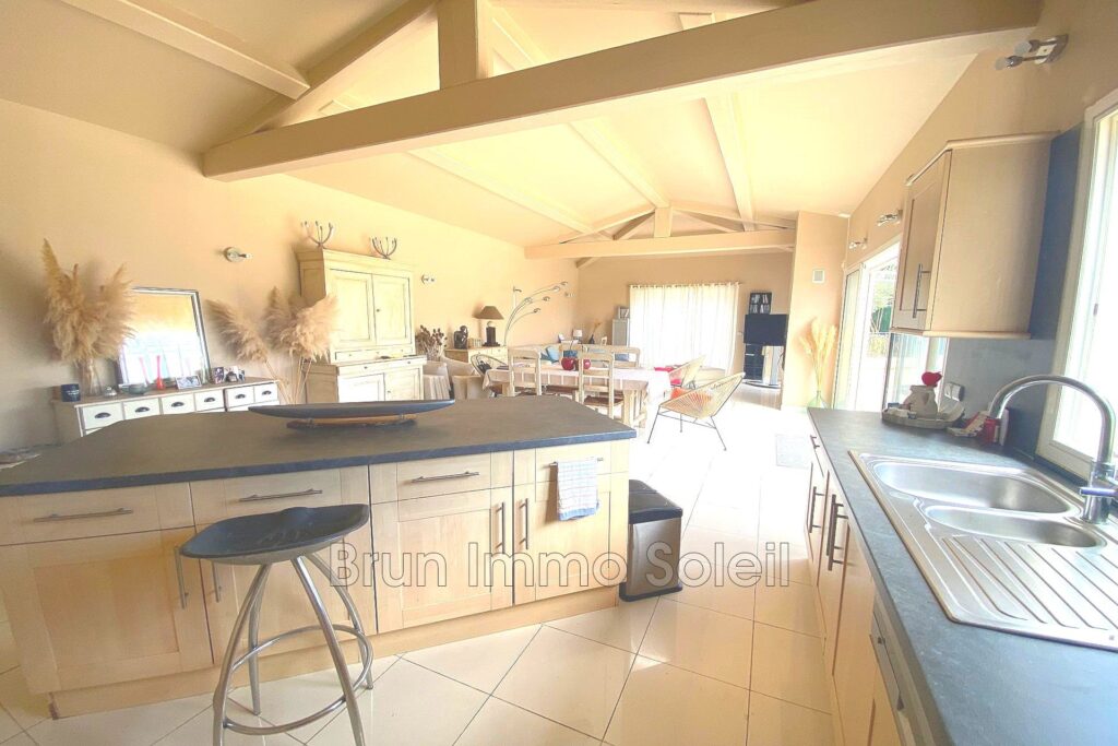 SAINT PAUL DE VENCE  BRUN IMMO SOLEIL 7 bd KENNEDY Cagnes sur  – 4 pièces – 3 chambres – 130.00 m²