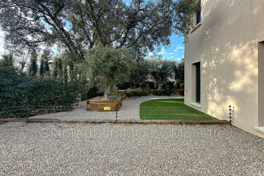 villa neuve livraison fin 2024, au calme avec 6ha de terrain.  – 5 pièces – 4 chambres – 4  – 240.00 m²