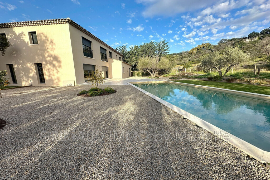 villa neuve livraison fin 2024, au calme avec 6ha de terrain.  – 5 pièces – 4 chambres – 4  – 240.00 m²