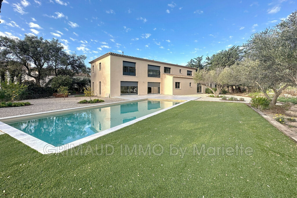 villa neuve livraison fin 2024, au calme avec 6ha de terrain.  – 5 pièces – 4 chambres – 4  – 240.00 m²