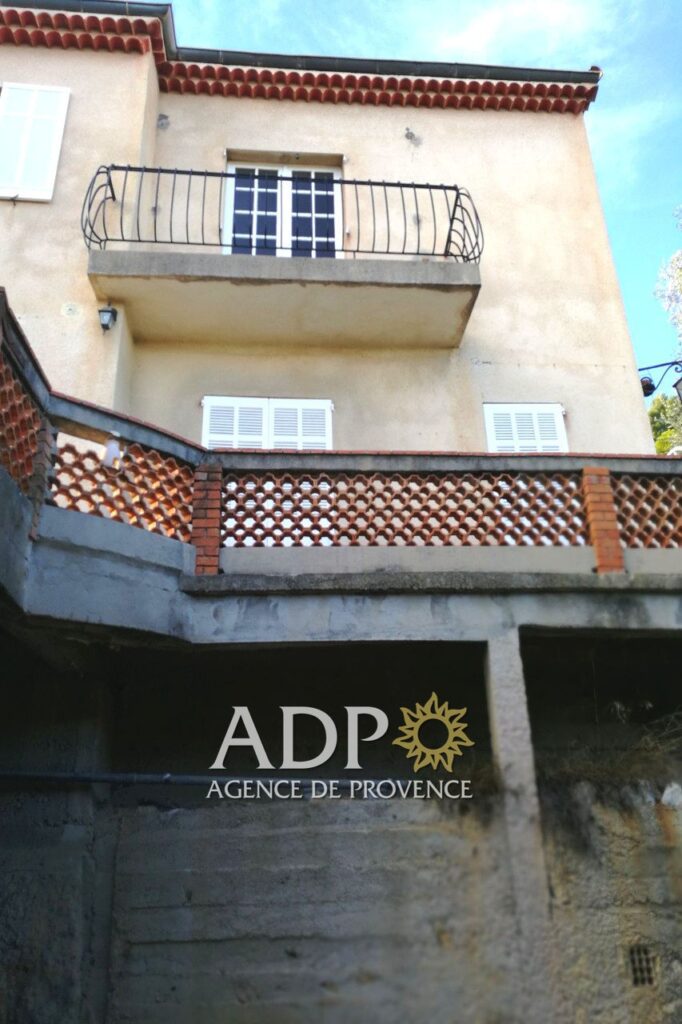 vente maison 5 Pièce(s) – 5 pièces – 3 chambres – 96.00 m²