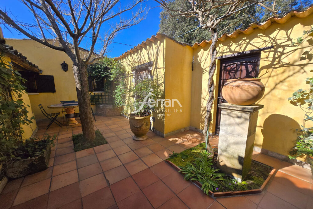 À vendre à Salernes un mas au charme d’antan sur un terrain de – 5 pièces – 3 chambres – 125.00 m²