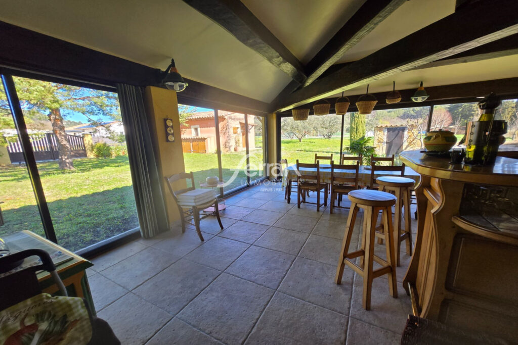 À vendre à Salernes un mas au charme d’antan sur un terrain de – 5 pièces – 3 chambres – 125.00 m²