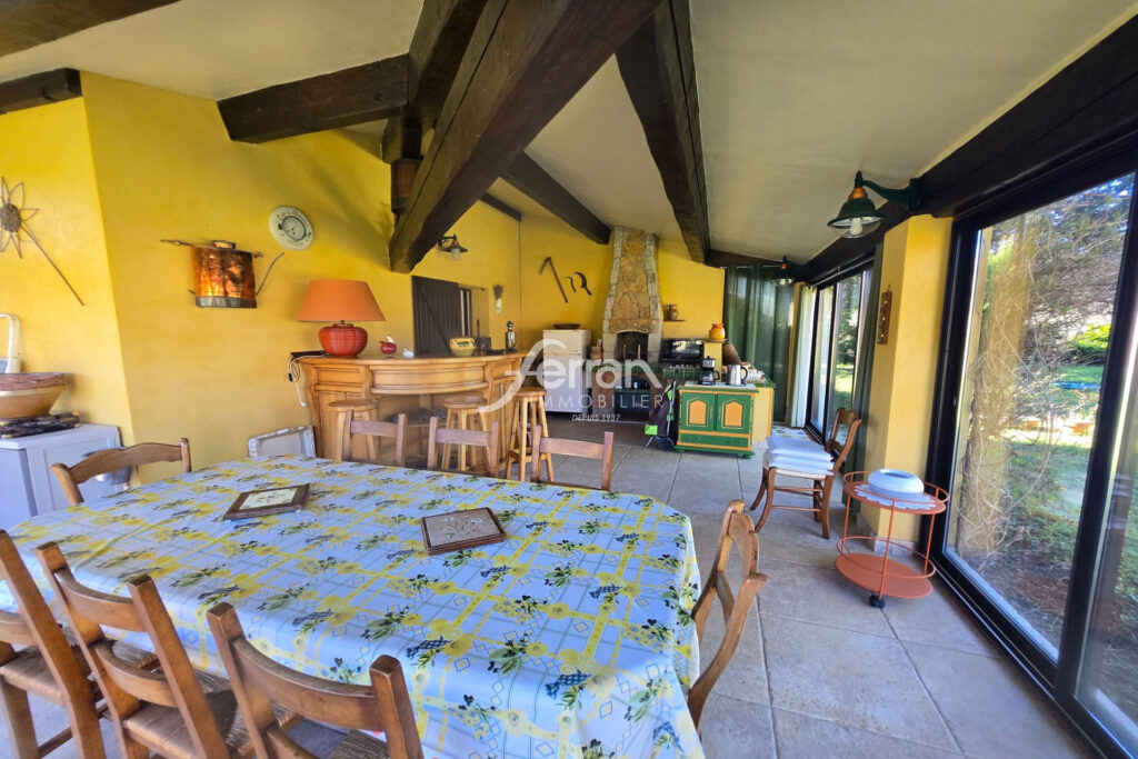 À vendre à Salernes un mas au charme d’antan sur un terrain de – 5 pièces – 3 chambres – 125.00 m²