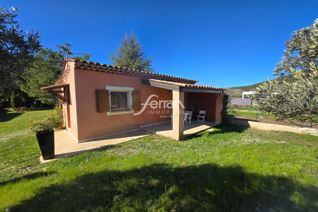 À vendre à Salernes un mas au charme d’antan sur un terrain de – 5 pièces – 3 chambres – 125.00 m²