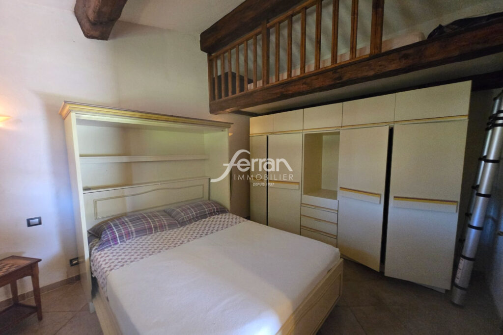 À vendre à Salernes un mas au charme d’antan sur un terrain de – 5 pièces – 3 chambres – 125.00 m²