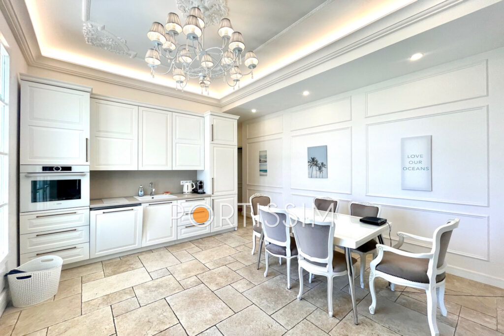 Saint-Laurent-Du-Var / villa d’époque entièrement rénové 10mn  – 11 pièces – 9 chambres – 220.00 m²