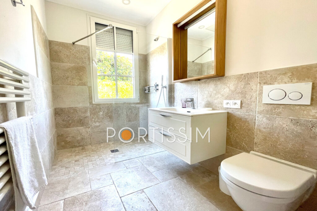 Saint-Laurent-Du-Var / villa d’époque entièrement rénové 10mn  – 11 pièces – 9 chambres – 220.00 m²