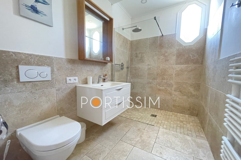 Saint-Laurent-Du-Var / villa d’époque entièrement rénové 10mn  – 11 pièces – 9 chambres – 220.00 m²