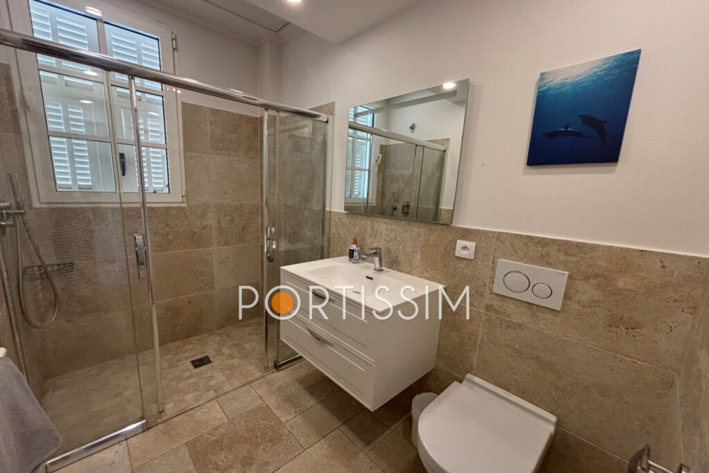 Saint-Laurent-Du-Var / villa d’époque entièrement rénové 10mn  – 11 pièces – 9 chambres – 220.00 m²