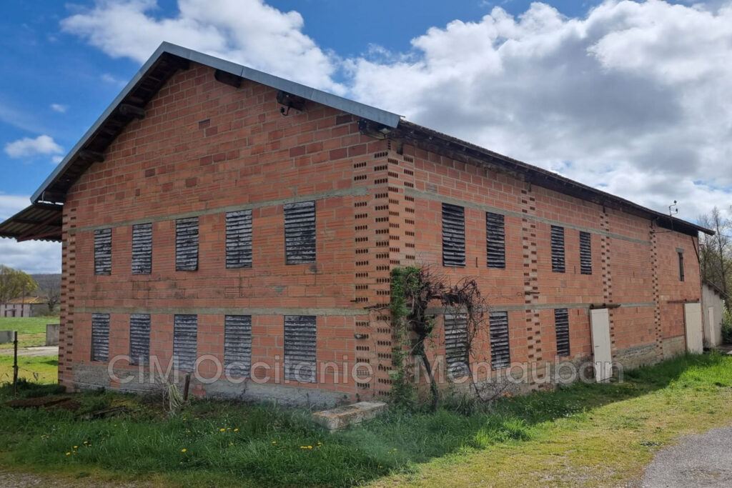 vente hangar – NR pièces – NR chambres – 400.00 m²