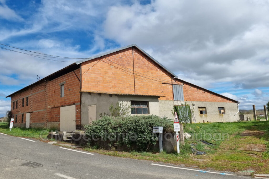 vente hangar – NR pièces – NR chambres – 400.00 m²