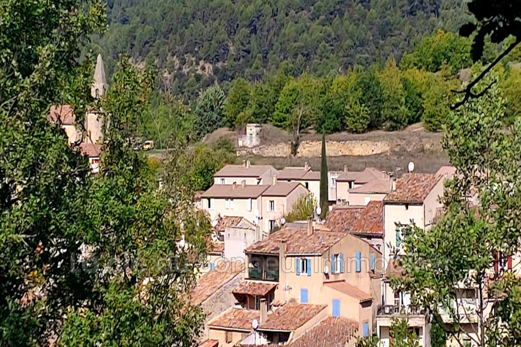 Appartement T5 avec terrasse, garage et cave. – 5 pièces – 3 chambres – 93.30 m²