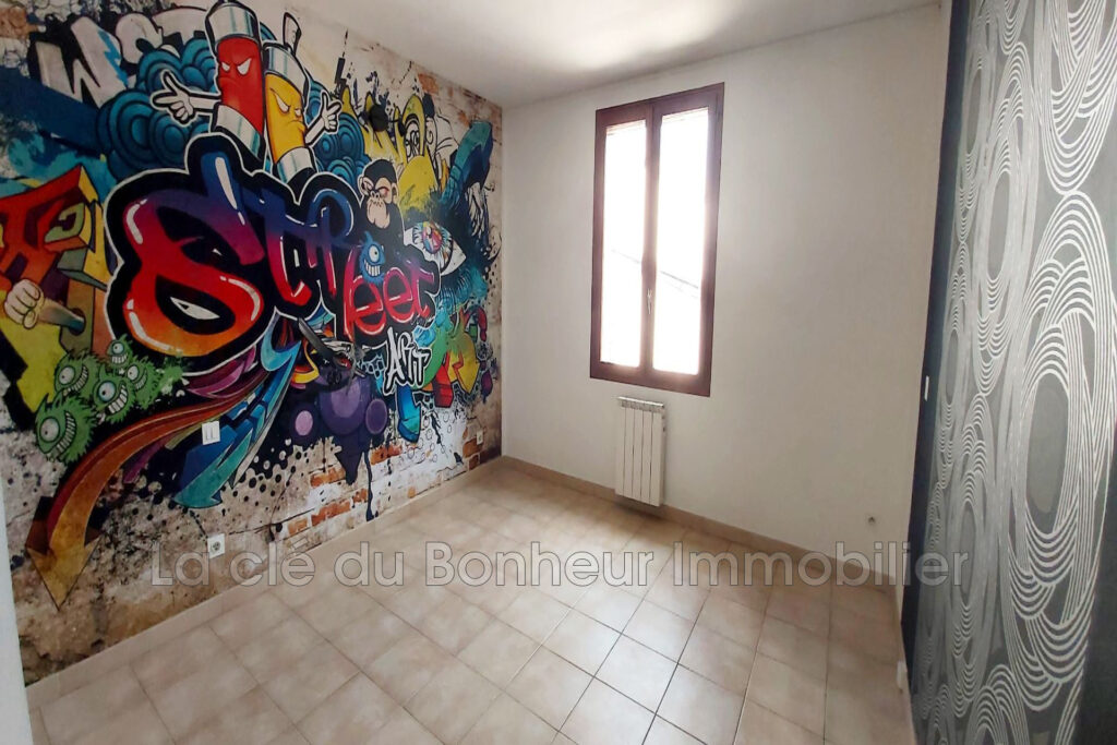 Appartement T5 avec terrasse, garage et cave. – 5 pièces – 3 chambres – 93.30 m²