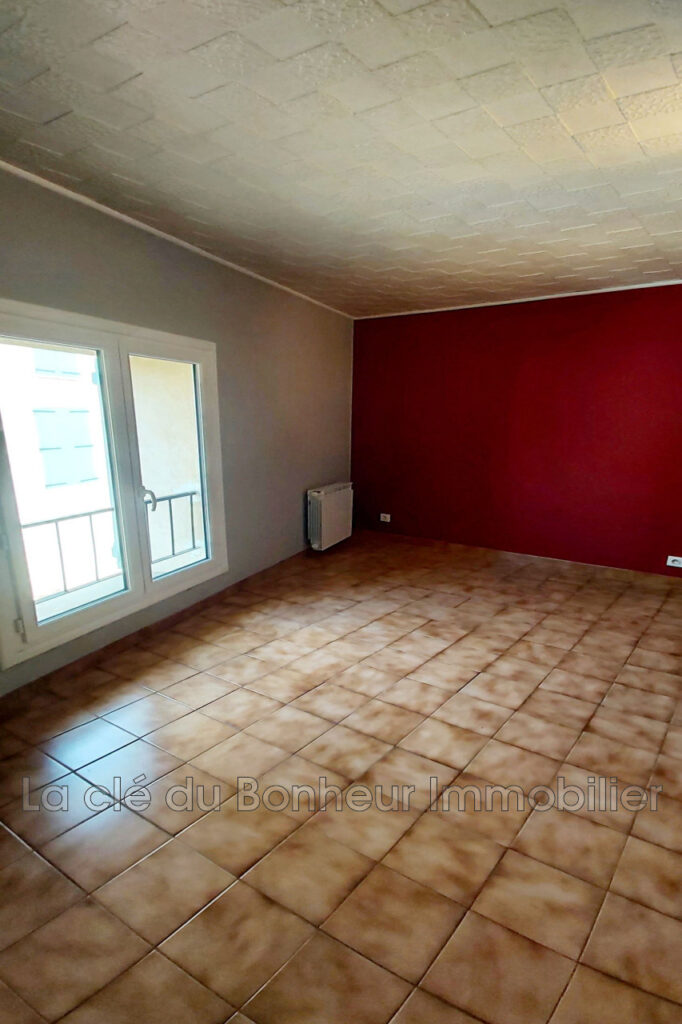 Appartement T5 avec terrasse, garage et cave. – 5 pièces – 3 chambres – 93.30 m²