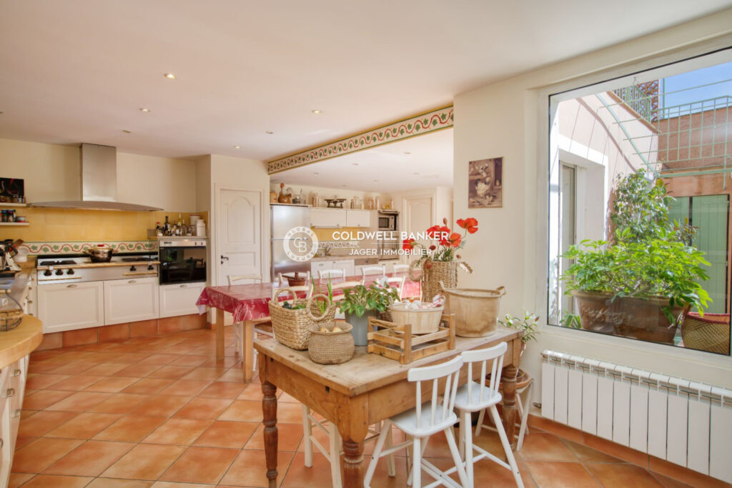 vente villa provençale 12 Pièce(s) – 12 pièces – 7 chambres – 400.00 m²