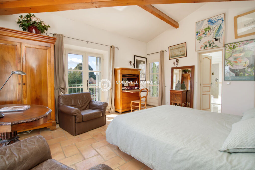 vente villa provençale 12 Pièce(s) – 12 pièces – 7 chambres – 400.00 m²