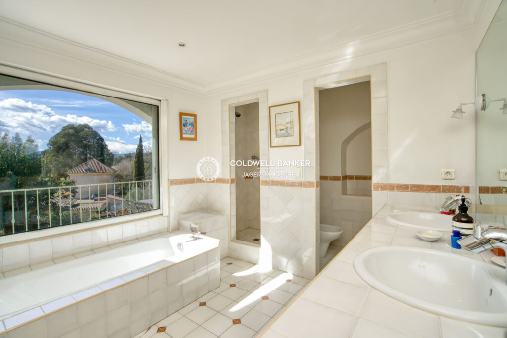 vente villa provençale 12 Pièce(s) – 12 pièces – 7 chambres – 400.00 m²