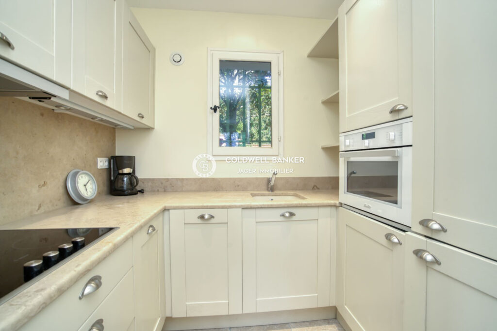 vente villa provençale 12 Pièce(s) – 12 pièces – 7 chambres – 400.00 m²