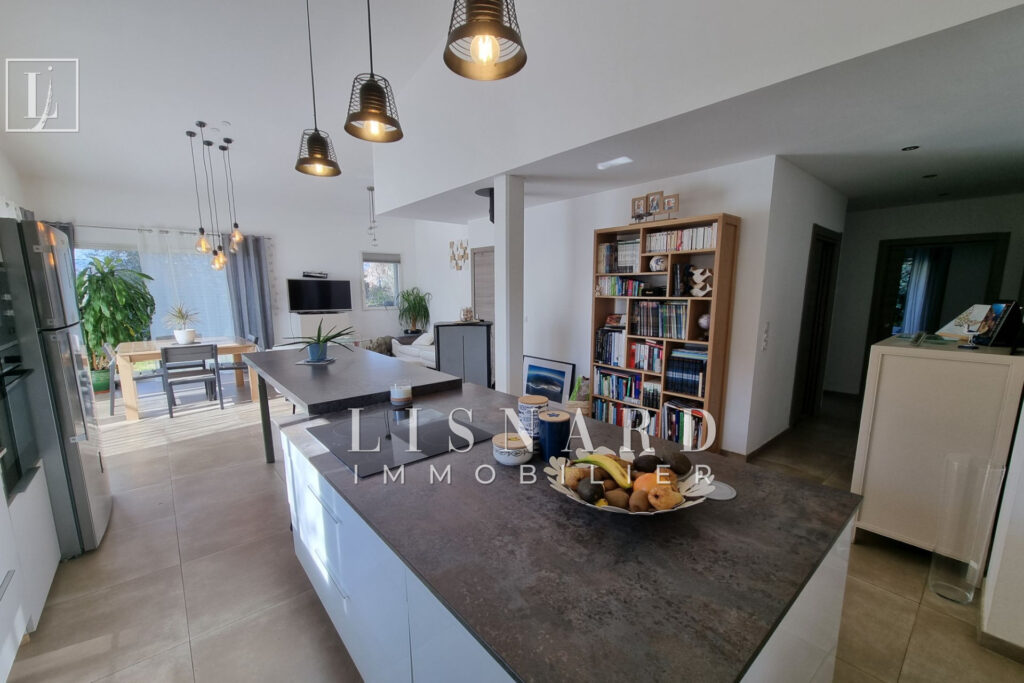 vente villa 6 Pièce(s) – 6 pièces – 5 chambres – 126.00 m²